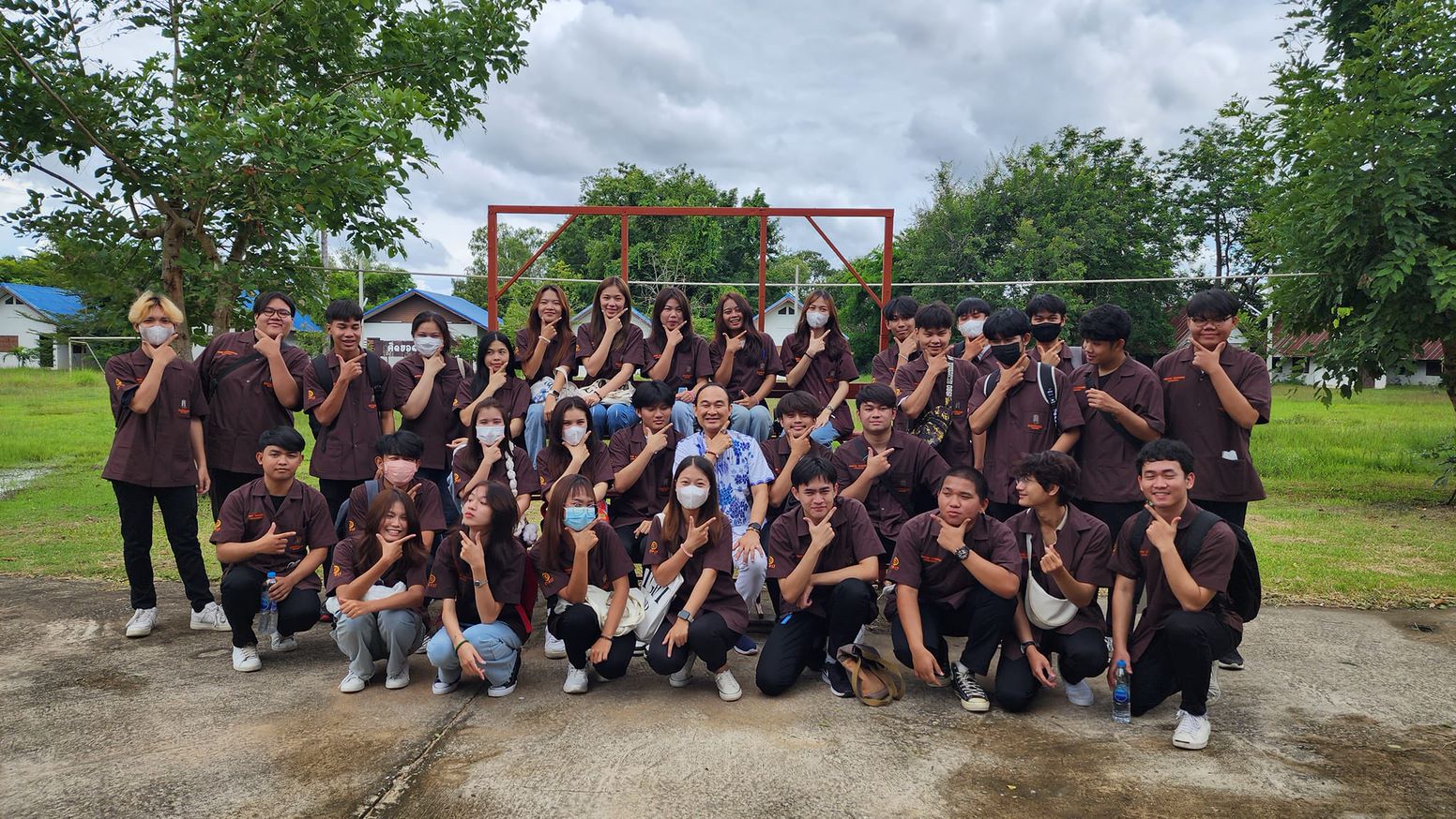 PLC รายกลุ่ม เก็บข้อมูลเชิงลึก ที่โรงเรียนเทศบาลบ้านแมด